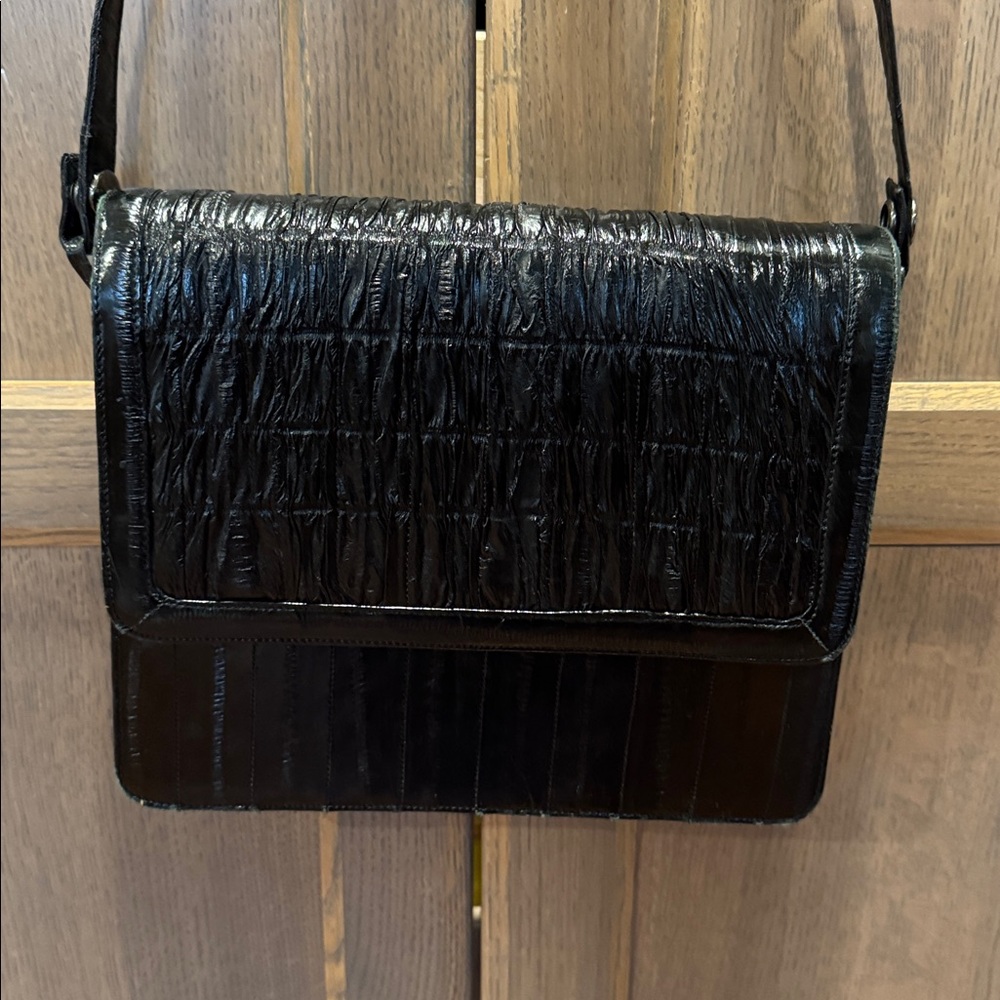 Vintage Genuine EEL SKIN
Exotic Shoulder Bag - Picture 3 of 10